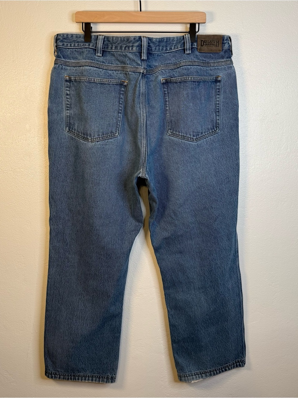 Duluth Trading Co Relaxed Straight Leg Men’s Jeans Medium Blue Wash Size 42x30